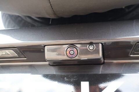Land Rover Defender 110 2025  D250 HARD TOP X-DYNAMIC HSE  genuine  seat conversion styled seeker 25