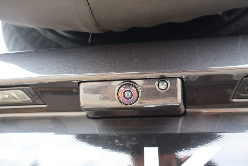 Land Rover Defender 110 2025  D250 HARD TOP X-DYNAMIC HSE  genuine  seat conversion styled seeker 25