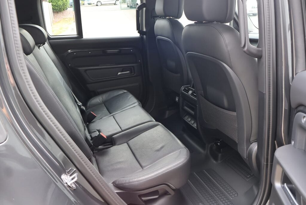 Land Rover Defender 110 2025  D250 HARD TOP X-DYNAMIC HSE  genuine  seat conversion styled seeker 17