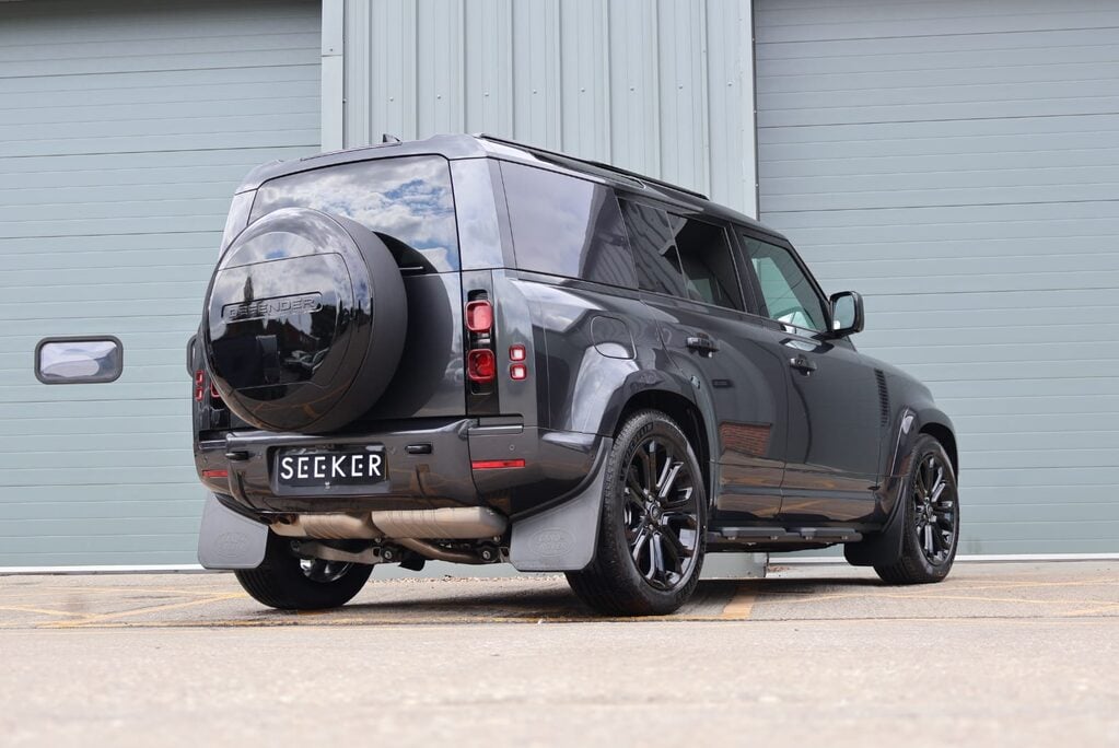 Land Rover Defender 110 2025  D250 HARD TOP X-DYNAMIC HSE  genuine  seat conversion styled seeker 8