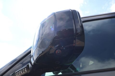 Land Rover Defender 110 2025  D250 HARD TOP X-DYNAMIC HSE  genuine  seat conversion styled seeker 14