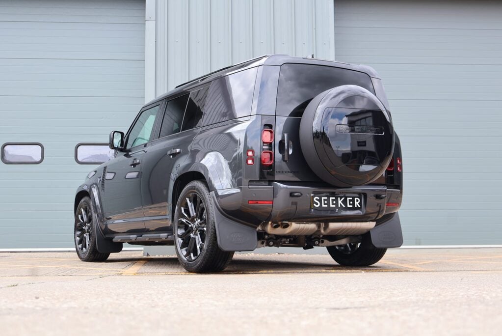Land Rover Defender 110 2025  D250 HARD TOP X-DYNAMIC HSE  genuine  seat conversion styled seeker 6