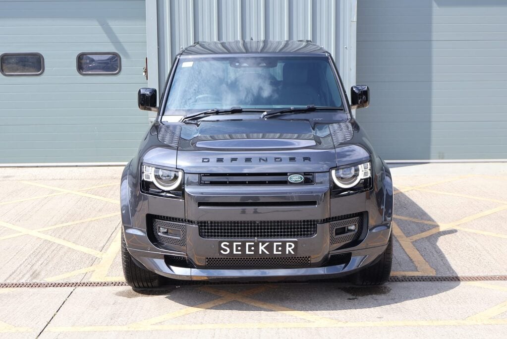 Land Rover Defender 110 2025  D250 HARD TOP X-DYNAMIC HSE  genuine  seat conversion styled seeker 5