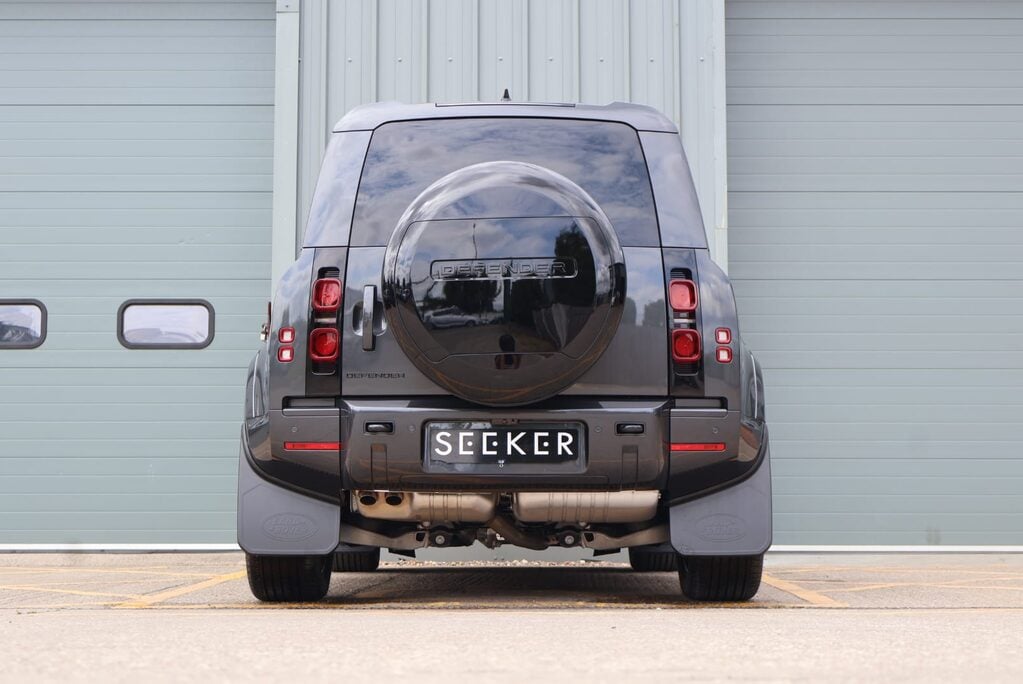 Land Rover Defender 110 2025  D250 HARD TOP X-DYNAMIC HSE  genuine  seat conversion styled seeker 7