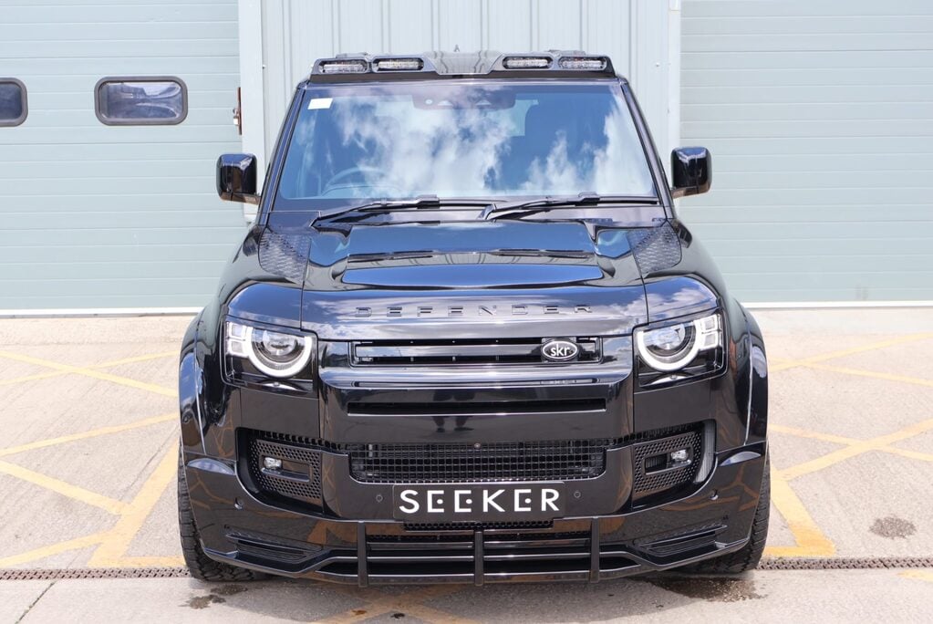 Land Rover Defender 110 2025 D350 HARD TOP X-DYNAMIC HSE huge factory spec rear seat conversion  5
