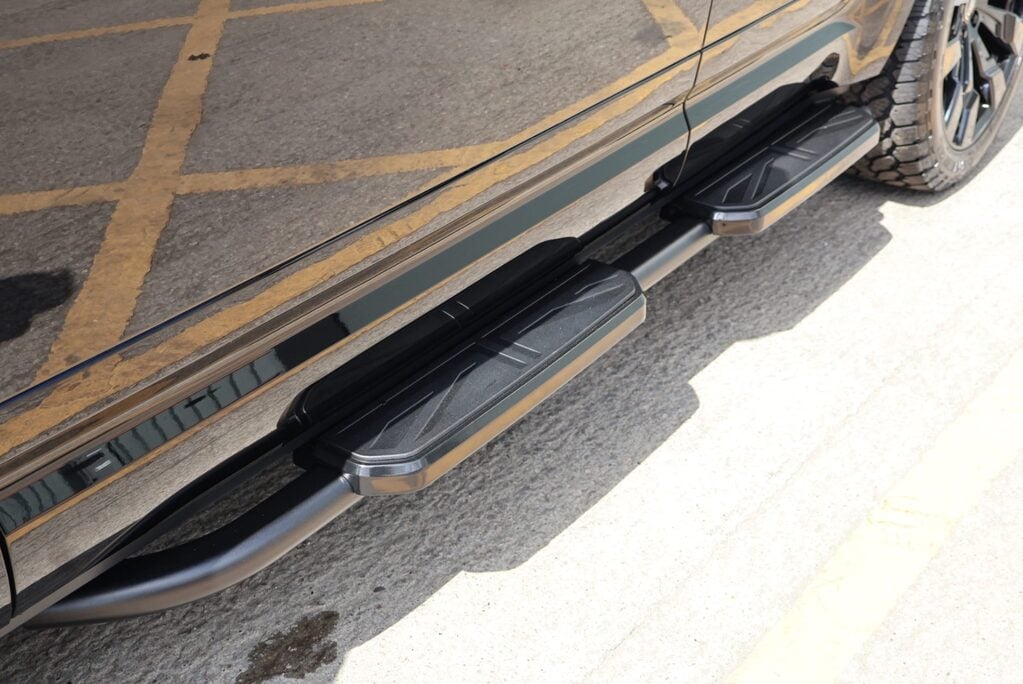 Land Rover Defender 110 2025 D350 HARD TOP X-DYNAMIC HSE huge factory spec rear seat conversion  22