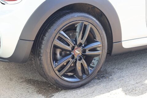 Mini Hatch COOPER SPORT WITH UPGRADE WHEELS BLACK PACK PRIVACY GLASS 11
