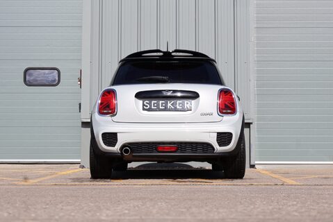 Mini Hatch COOPER SPORT WITH UPGRADE WHEELS BLACK PACK PRIVACY GLASS 5
