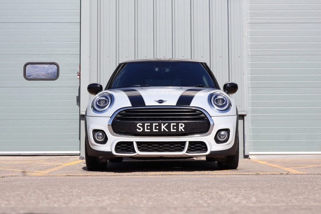 Mini Hatch COOPER SPORT WITH UPGRADE WHEELS BLACK PACK PRIVACY GLASS 2