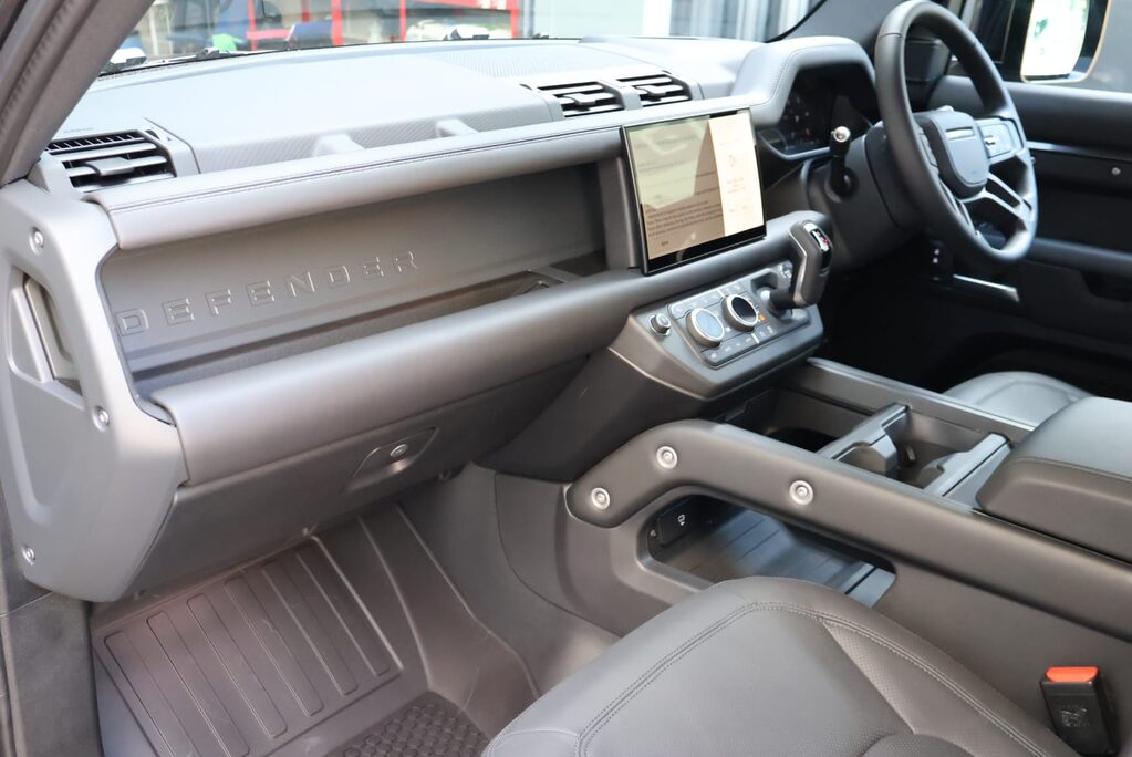 Land Rover Defender 110 2025 HARD TOP X-DYNAMIC HSE MATT PPF SEEKER STYLED REAR SEATS FITTED  27