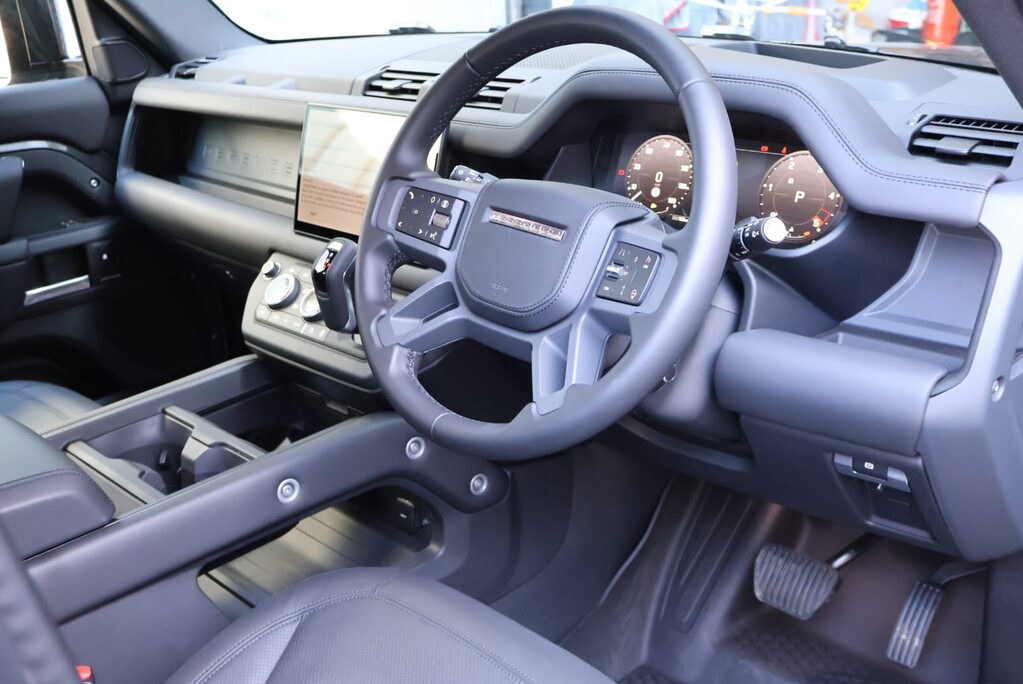 Land Rover Defender 110 2025 HARD TOP X-DYNAMIC HSE MATT PPF SEEKER STYLED REAR SEATS FITTED  20