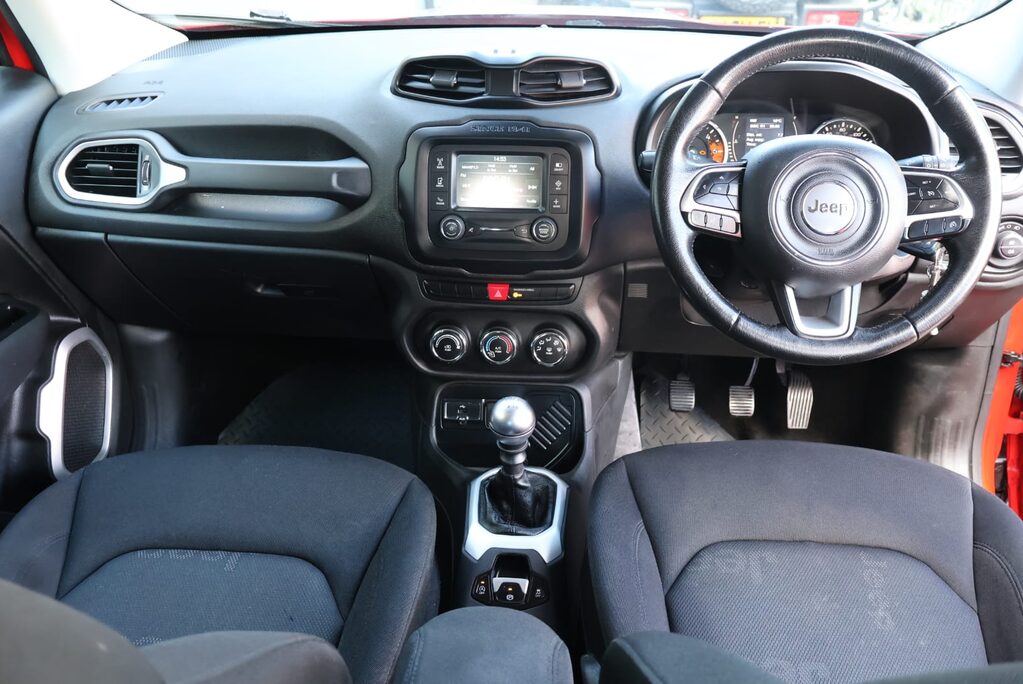 Jeep Renegade M-JET  DIESEL  LONGITUDE full history styled by Seeker  60 pounds ROAD TAX  21
