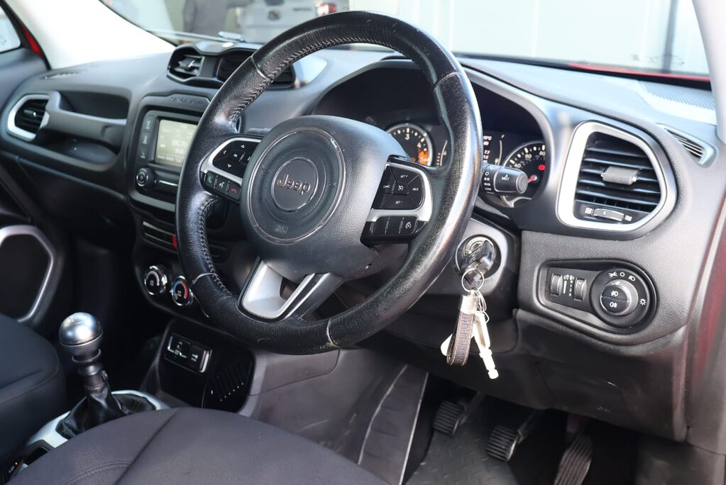 Jeep Renegade M-JET  DIESEL  LONGITUDE full history styled by Seeker  60 pounds ROAD TAX  11