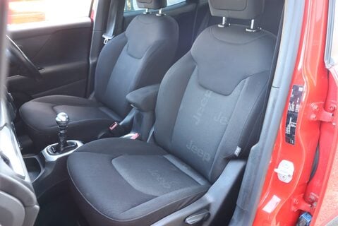 Jeep Renegade M-JET  DIESEL  LONGITUDE full history styled by Seeker  60 pounds ROAD TAX  17
