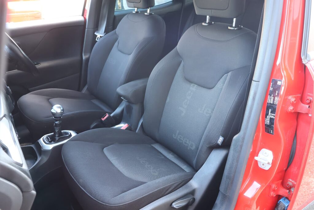 Jeep Renegade M-JET  DIESEL  LONGITUDE full history styled by Seeker  60 pounds ROAD TAX  17