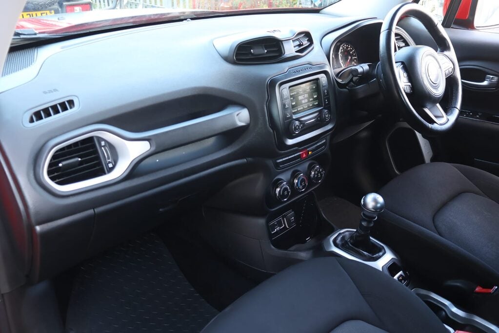 Jeep Renegade M-JET  DIESEL  LONGITUDE full history styled by Seeker  60 pounds ROAD TAX  15