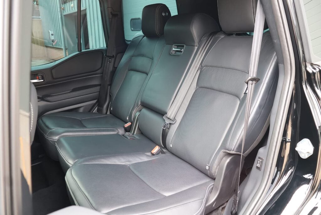 Toyota Land Cruiser COMMERCIAL WITH  REAR SEATS AND PRIVACY  23