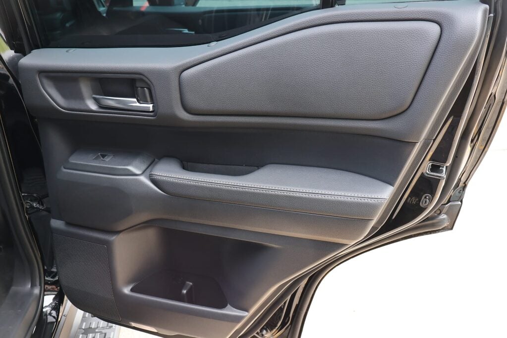 Toyota Land Cruiser COMMERCIAL WITH  REAR SEATS AND PRIVACY  15