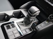 Toyota Land Cruiser COMMERCIAL WITH  REAR SEATS AND PRIVACY  28