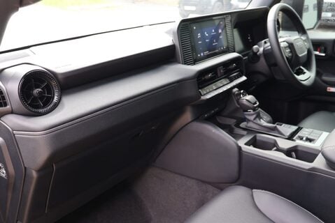 Toyota Land Cruiser COMMERCIAL WITH  REAR SEATS AND PRIVACY  18