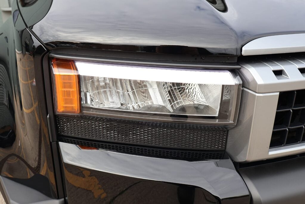 Toyota Land Cruiser COMMERCIAL WITH  REAR SEATS AND PRIVACY  14