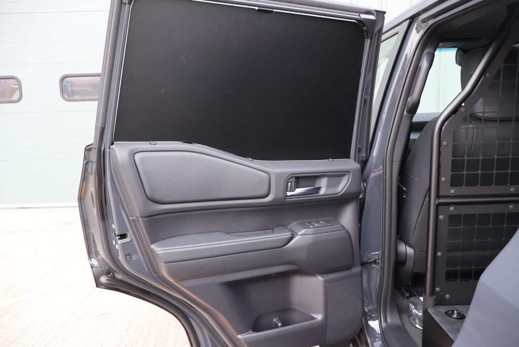 Toyota Land Cruiser BRAND NEW COMMERCIAL REAR PRIVACY GLASS Hi GLOSS FINISH  MUD TERRAIN TYRES 11