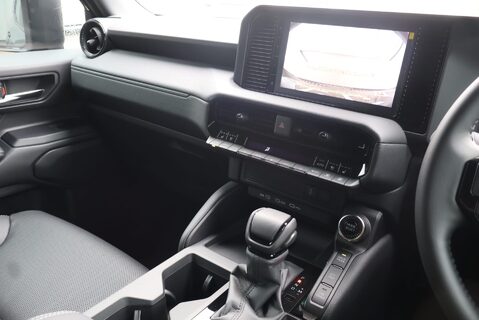 Toyota Land Cruiser BRAND NEW COMMERCIAL REAR PRIVACY GLASS Hi GLOSS FINISH  MUD TERRAIN TYRES 29