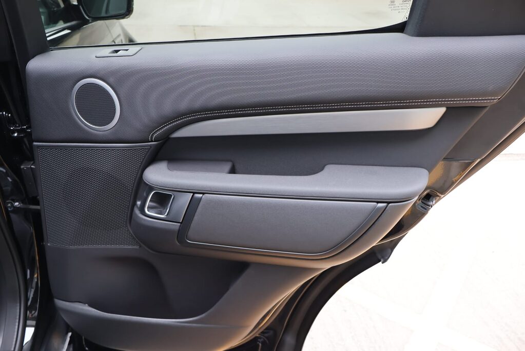 Land Rover Discovery BRAND NEW COMMERCIAL DYNAMIC HSE WITH SEEKER STLYLING AND REAR SEATS  15