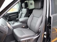 Land Rover Discovery BRAND NEW COMMERCIAL DYNAMIC HSE WITH SEEKER STLYLING AND REAR SEATS  18