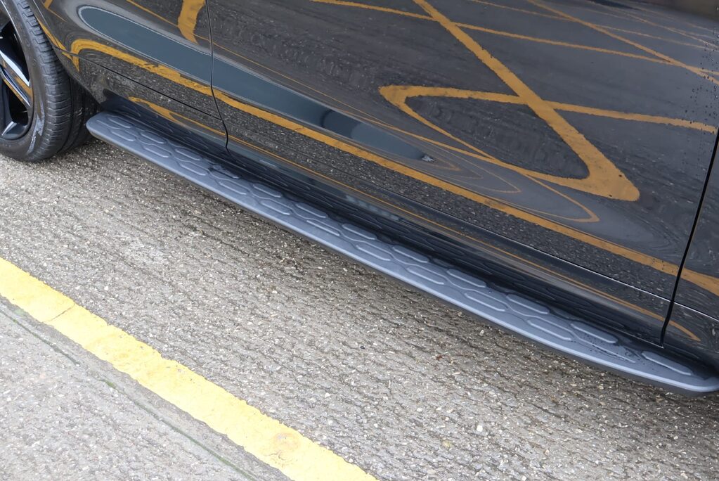 Land Rover Discovery BRAND NEW COMMERCIAL DYNAMIC HSE WITH SEEKER STLYLING AND REAR SEATS  9