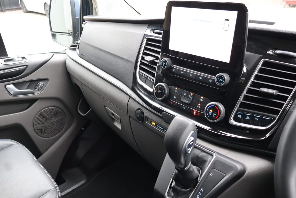 Ford Transit Custom 320 SPORT L1H1 DCIV DOUBLE CAB  Stunning condition  PRICE MATCH OFFER  25