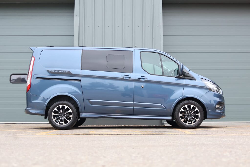 Ford Transit Custom 320 SPORT L1H1 DCIV DOUBLE CAB  Stunning condition  PRICE MATCH OFFER  12