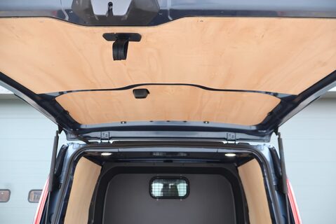Ford Transit Custom 320 SPORT L1H1 DCIV DOUBLE CAB  Stunning condition  PRICE MATCH OFFER  32