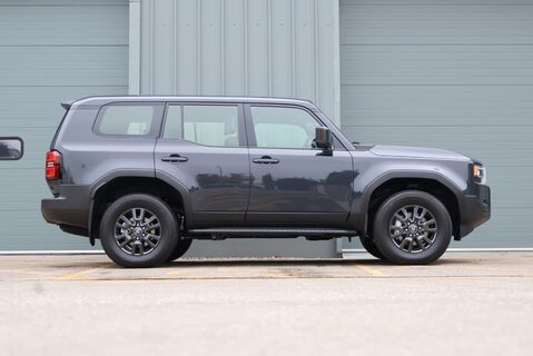 Toyota Land Cruiser BRAND NEW COMMERCIAL WITH A OEM REAR SEAT CONVERSION 4