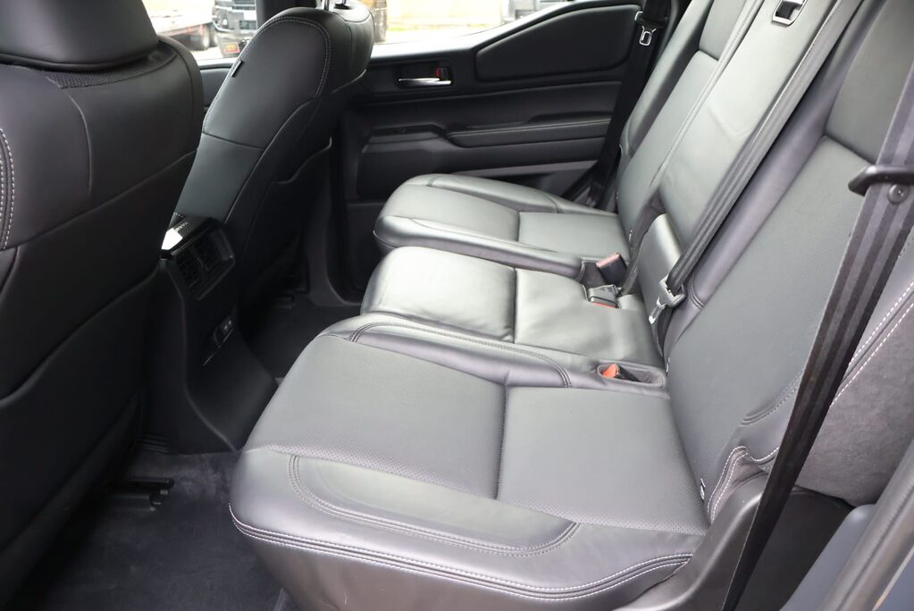 Toyota Land Cruiser BRAND NEW COMMERCIAL WITH A OEM REAR SEAT CONVERSION 23