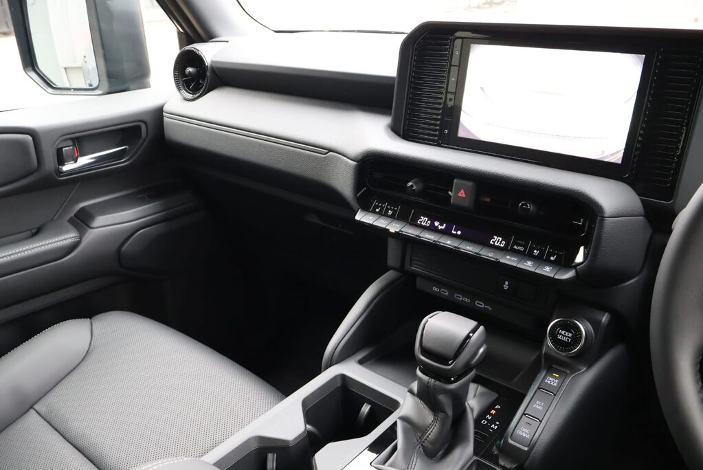 Toyota Land Cruiser BRAND NEW COMMERCIAL WITH A OEM REAR SEAT CONVERSION 20