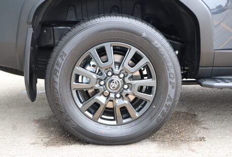 Toyota Land Cruiser BRAND NEW COMMERCIAL WITH A OEM REAR SEAT CONVERSION