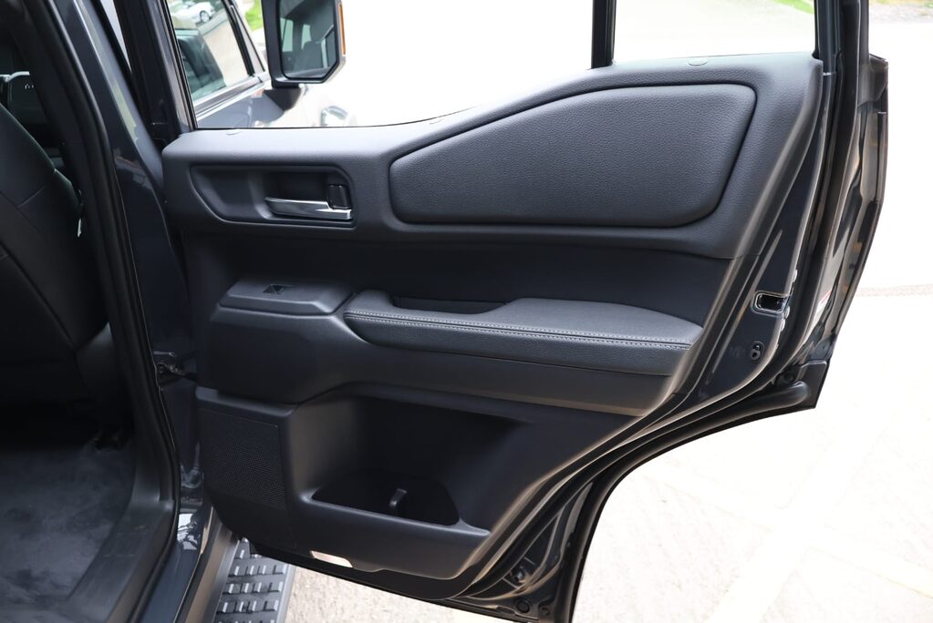Toyota Land Cruiser BRAND NEW COMMERCIAL WITH A OEM REAR SEAT CONVERSION 18