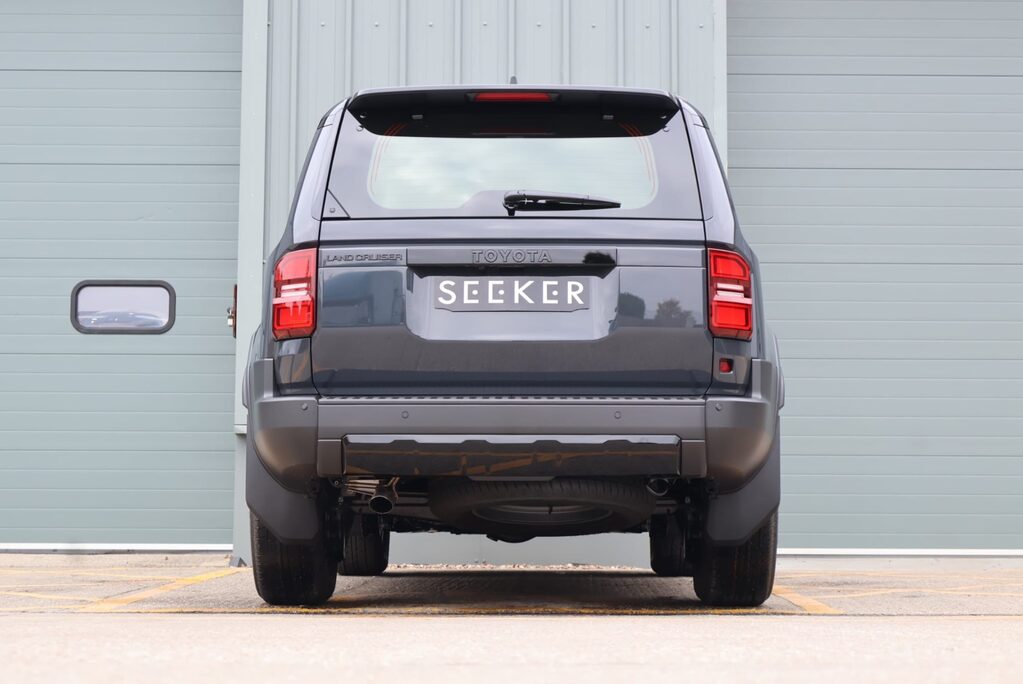 Toyota Land Cruiser BRAND NEW COMMERCIAL WITH A OEM REAR SEAT CONVERSION 20