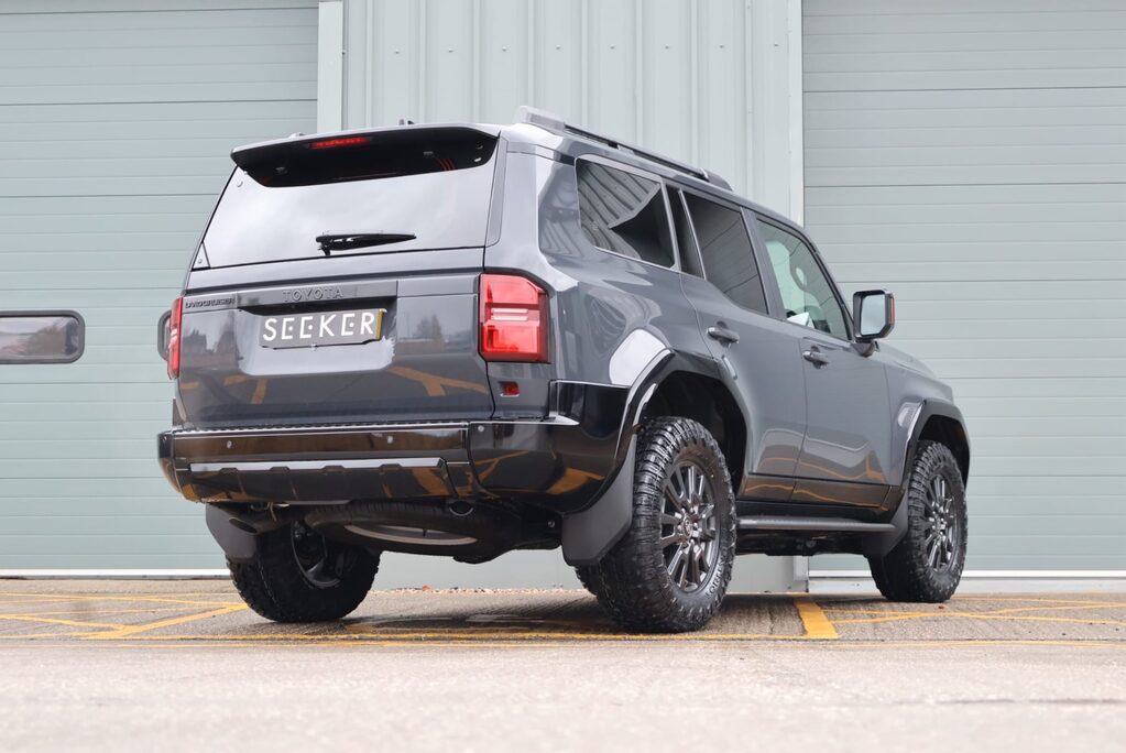 Toyota Land Cruiser Brand new COMMERCIAL styled by seeker with rear seats world tour edition  8