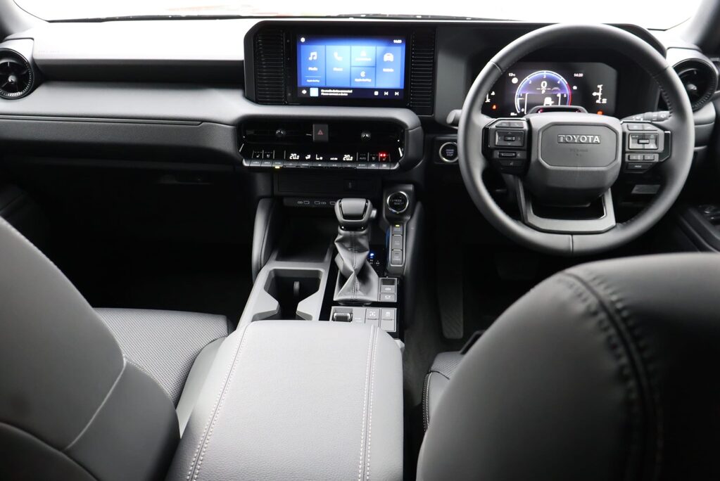 Toyota Land Cruiser Brand new COMMERCIAL styled by seeker with rear seats world tour edition  20