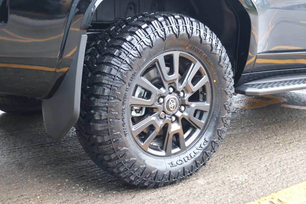 Toyota Land Cruiser Brand new COMMERCIAL styled by seeker with rear seats world tour edition  6