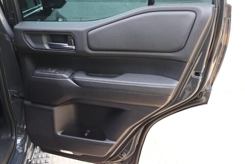 Toyota Land Cruiser COMMERCIAL demo model with roof bars and high gloss black pack  14