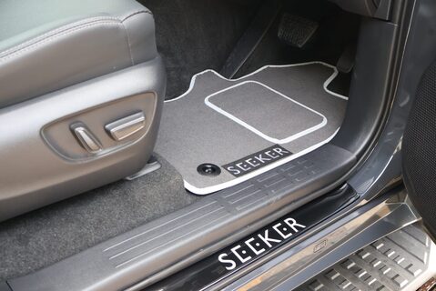 Toyota Land Cruiser COMMERCIAL demo model with roof bars and high gloss black pack  22