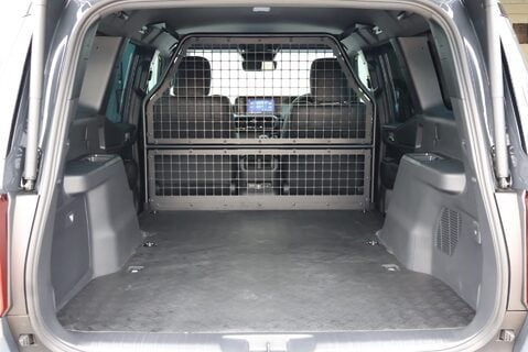 Toyota Land Cruiser COMMERCIAL demo model with roof bars and high gloss black pack  11