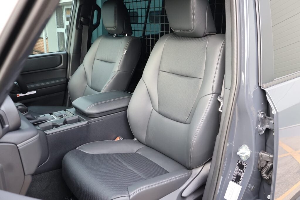 Toyota Land Cruiser COMMERCIAL demo model with roof bars and high gloss black pack  17