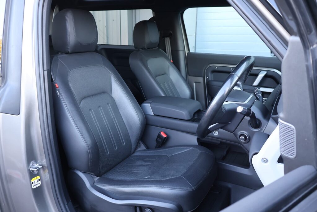 Land Rover Defender 90 X-DYNAMIC SE MHEV STYLED BY SEEKER UK 350 BHP UPGRADE  17