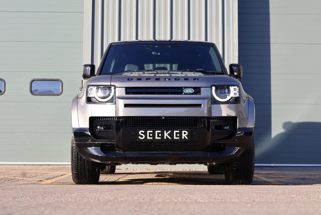 Land Rover Defender 90 X-DYNAMIC SE MHEV STYLED BY SEEKER UK 350 BHP UPGRADE  8