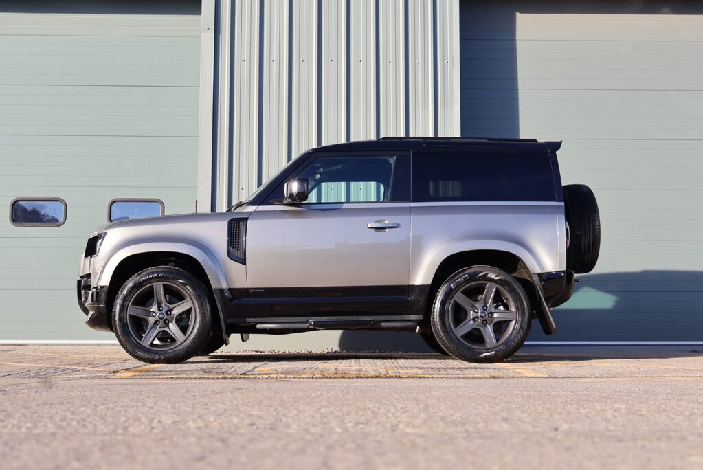 Land Rover Defender 90 X-DYNAMIC SE MHEV STYLED BY SEEKER UK 350 BHP UPGRADE  5