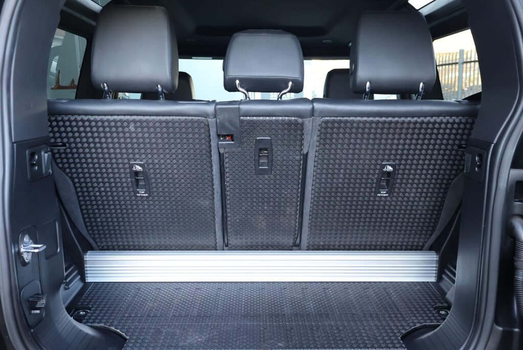 Land Rover Defender 90 X-DYNAMIC SE MHEV STYLED BY SEEKER UK 350 BHP UPGRADE  22